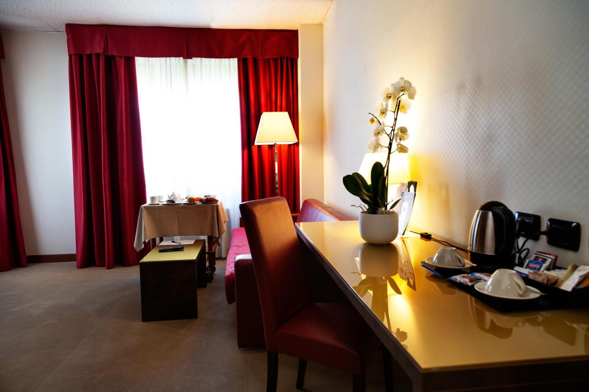 Jr Hotels Bologna Amadeus — Fotos 1